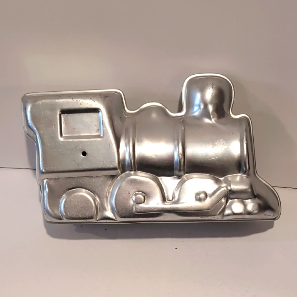 Wilton Choo Choo Train Engine 3D Cake Pan 502-836